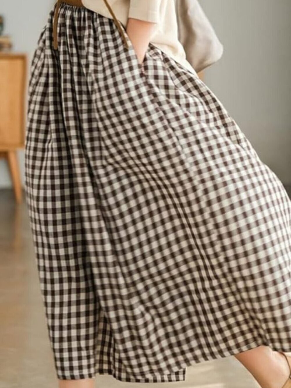 Plaid Gingham Wide Leg Capri Pants - Picture 3 of 10